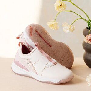 Clove x Nurse Clara Limited Edition Nursing Shoes, 6